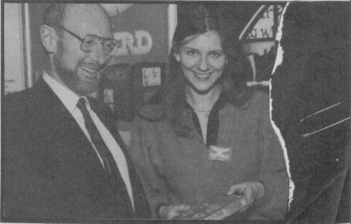 Anita Sinclair con Clive Sinclair (no, no son parientes)